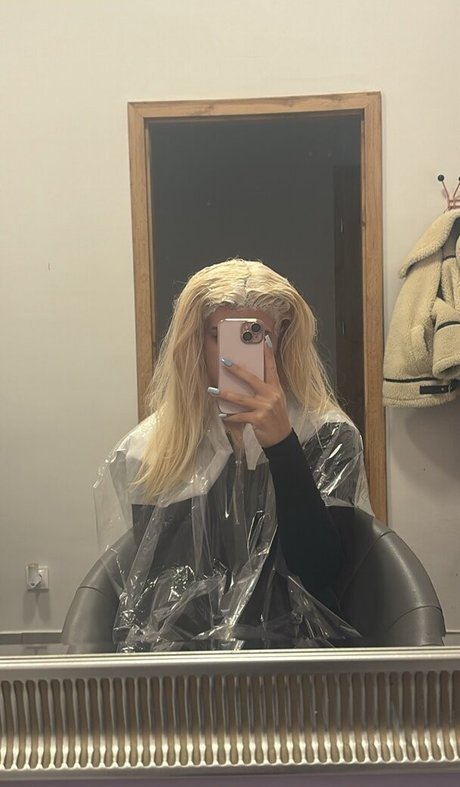 littletinyblonde modèle nu image