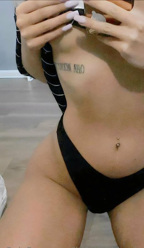 littletinyblonde modèle nu img