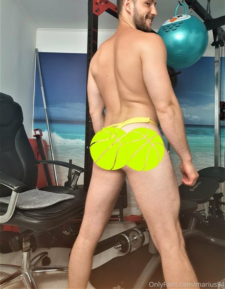 ébène à la peau foncée onlyfans exclusif archive