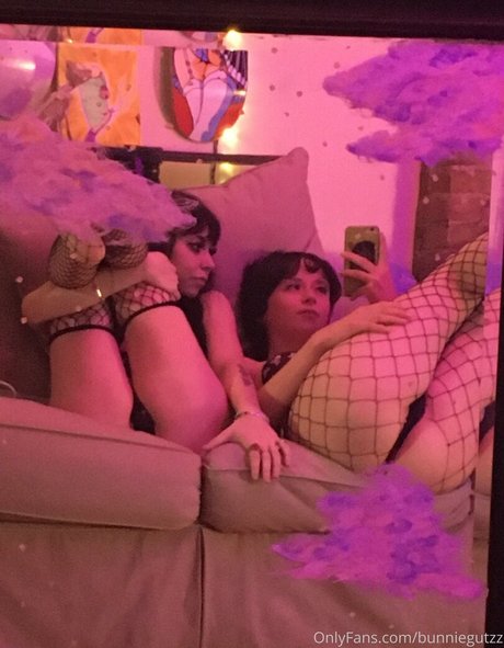 bunniegutzz étoile nue image