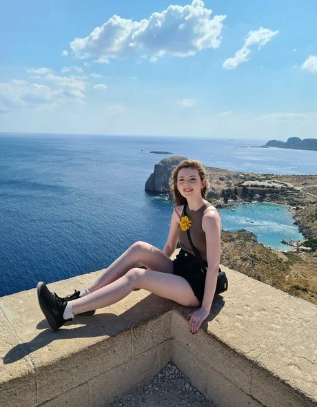 Tegan Josie modèle chaud img