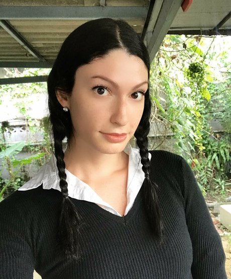 Kimberly Apasara Thomas modèle gratuit img