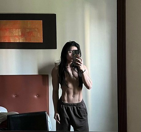 Sherlyn Chee star du porno sexy galerie