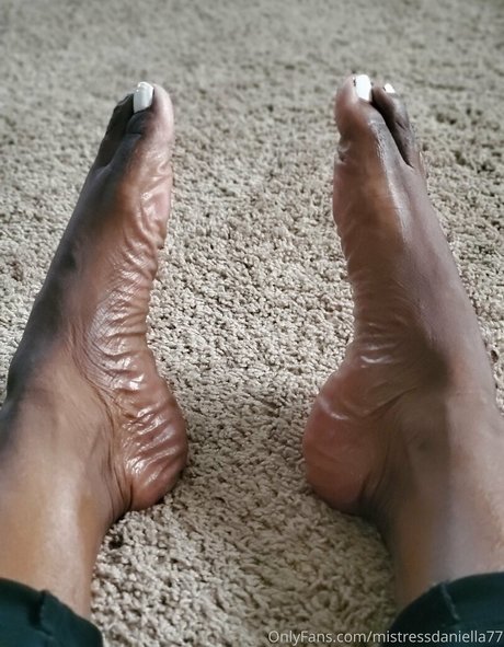 pom-pom girl nue onlyfans assez nue image