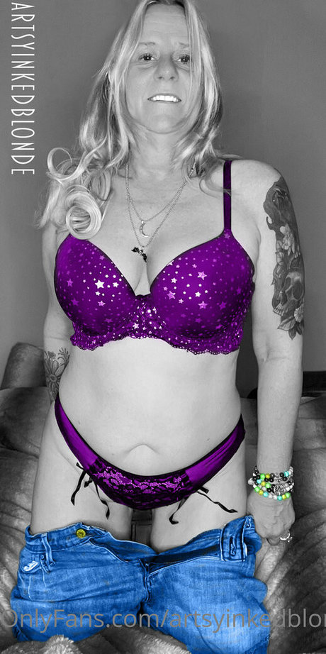 artsyinkedblonde modèle pornographique galeries