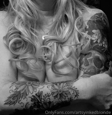 artsyinkedblonde étoile nue img