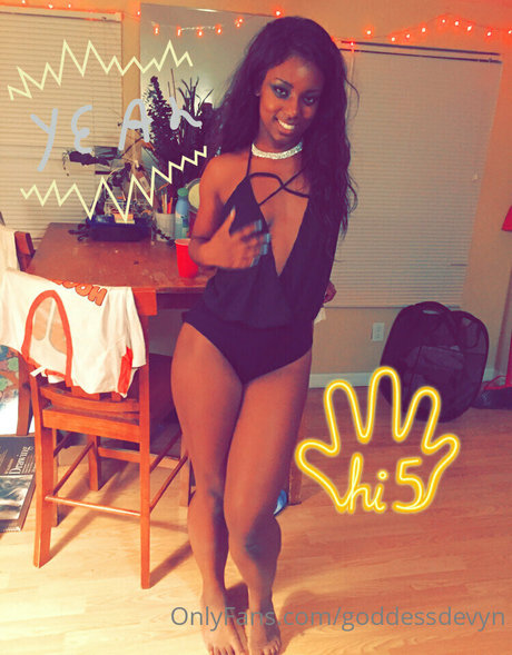 goddessdevyn star du porno nue galeries