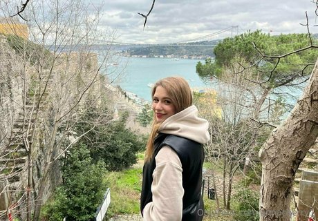 annacherry1 jolie star du porno image