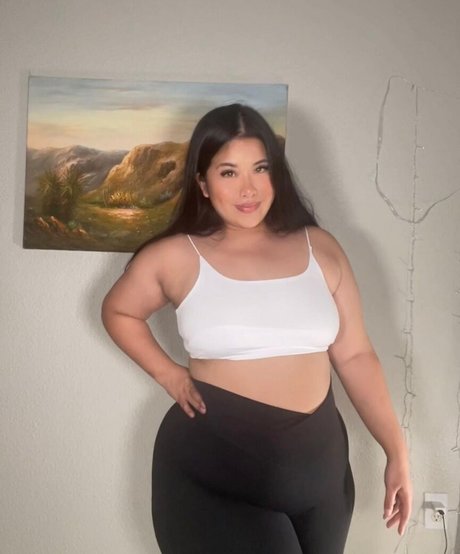 BellaBun Bo Bae nus de stars du porno galerie