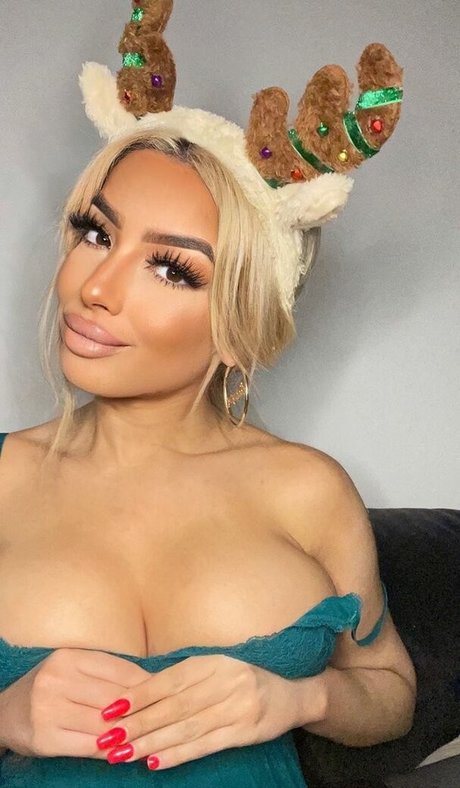 Luxuryysana MYM star du porno parfaite image