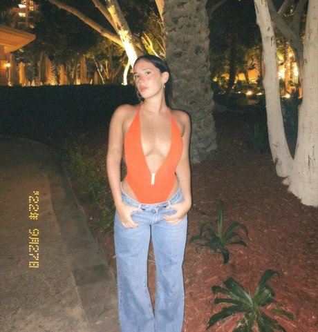 Noy Peer modèle hd img