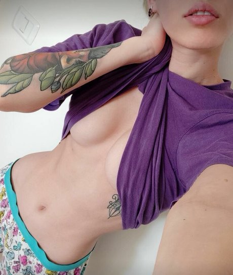 Alice Tsap modèle sympa images