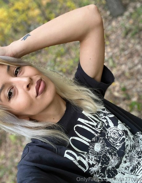 livia77free art modèle photos