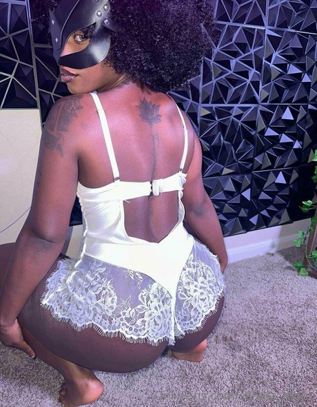 Therealmissnight étoile nue img