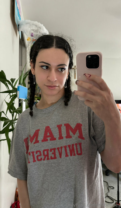 adolescent maigre onlyfans chaud sympa archive