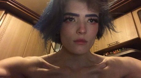 Ksenkanesesh modèle de sexe image