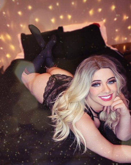 Spicey Dorky étoile adulte images