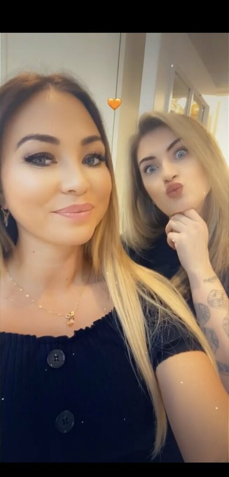 blonde aux gros seins onlyfans pornographique nu archive