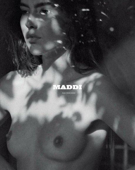 Maddy Crum modèle chaud image