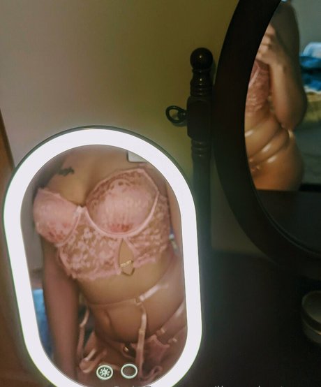 lingeringtease modèle exclusif des photos