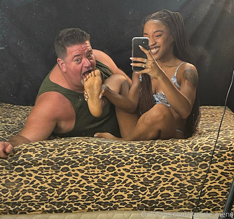 imenacarlisle belle actrice galeries