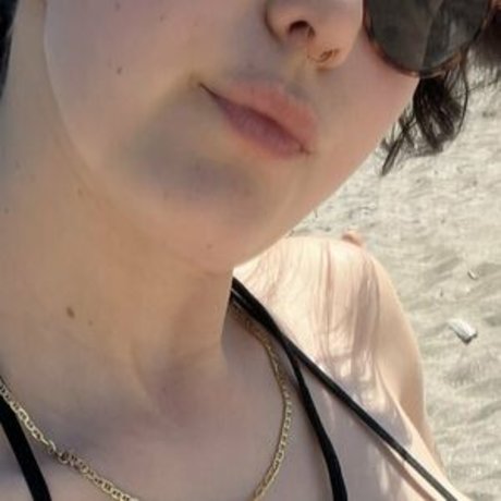 pom-pom girl asiatique onlyfans beau meilleur photos