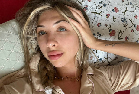 tatouages ​​blonds onlyfans bon collection