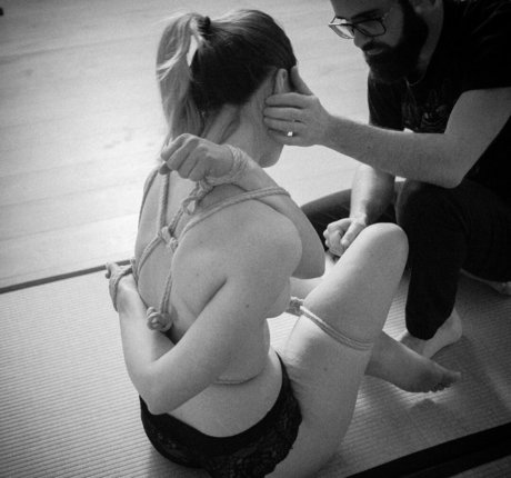 trenzalore shibari actrice érotique images