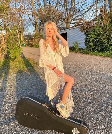 Zandi Holup étoile sexy image