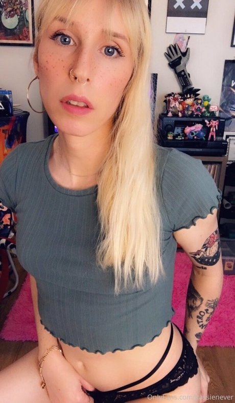 kassienever star du porno de haute qualité img