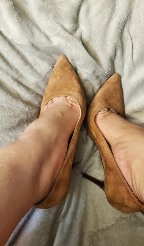 adorer onlyfans nu chaud image