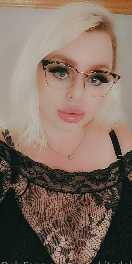 kinkykitadoll actrice nue images