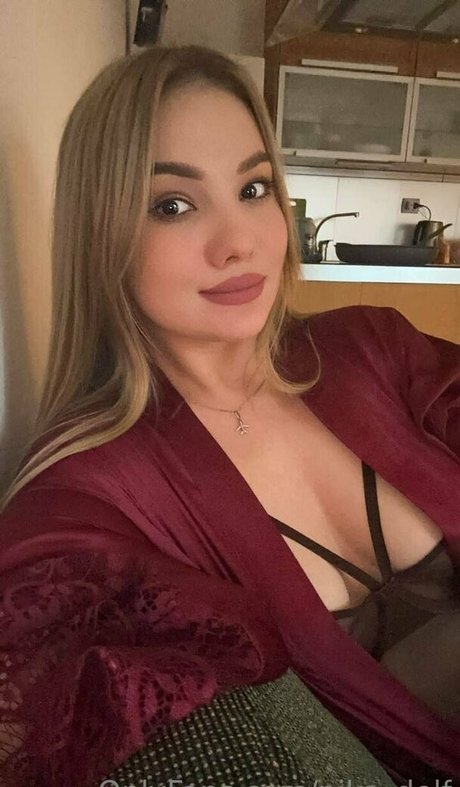 leila hottie haut étoile des photos