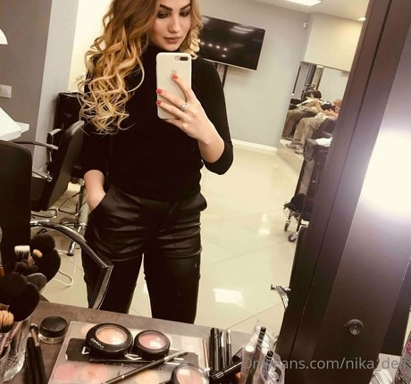 leila hottie modèle pornographique photo