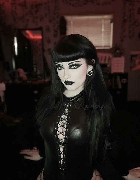 Alyssa Rayn star du porno xxx des photos