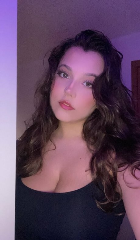 RED Mariana jolie actrice img