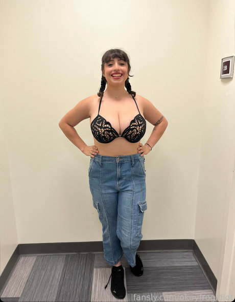 Okayfrogidiot beau modèle photo