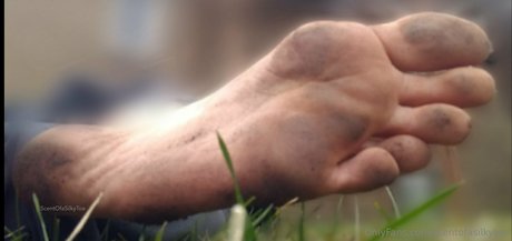 scentofasilkytoe actrice chaude image