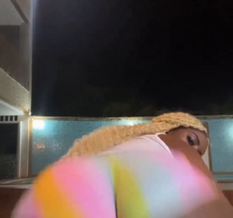 Preta Rai star du porno chaude photo