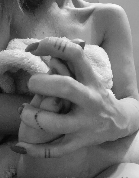 liasoftfoot nus de stars du porno photo