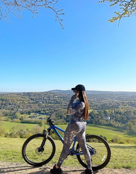 actrice onlyfans haut de gamme images