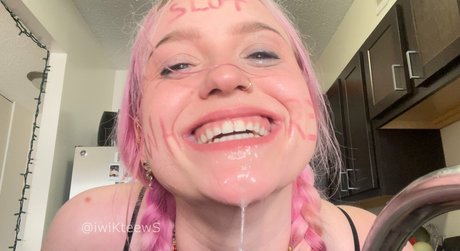 Sweetest Kiwi mannequin photos