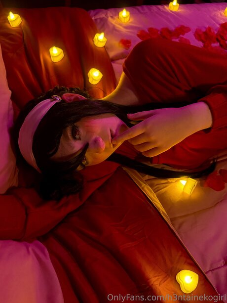 h3ntainekogirl beau modèle image