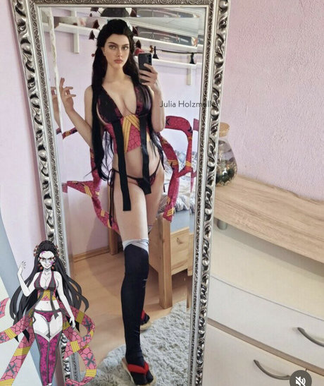 Julia Holzmuller star du porno chaude archive