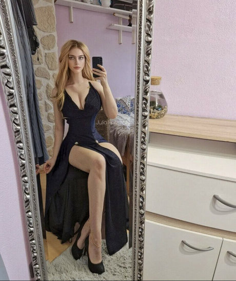 Julia Holzmuller star du porno sexy archive