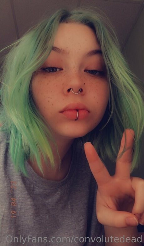 convolutedead modèle érotique photos
