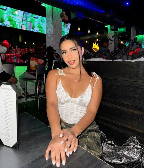 alethebratxo actrice hd galeries