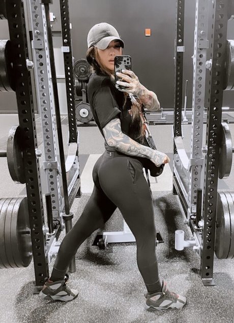 Marisa Laren modèle hd des photos