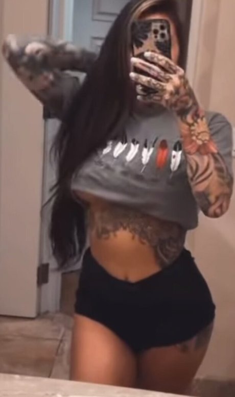 Marisa Laren modèle xxx galeries