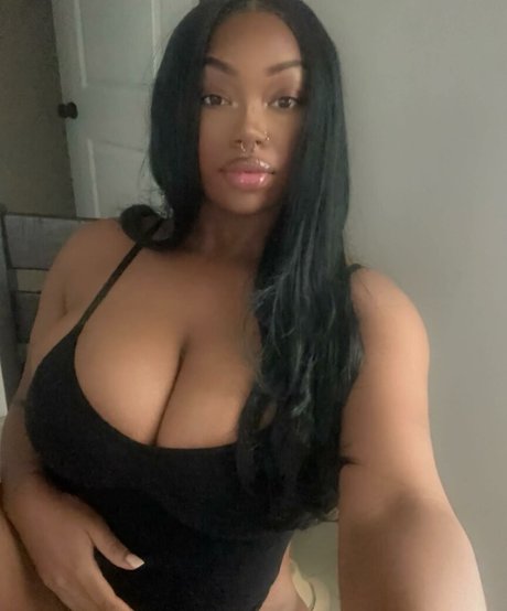 kcurieuse star du porno adulte photo